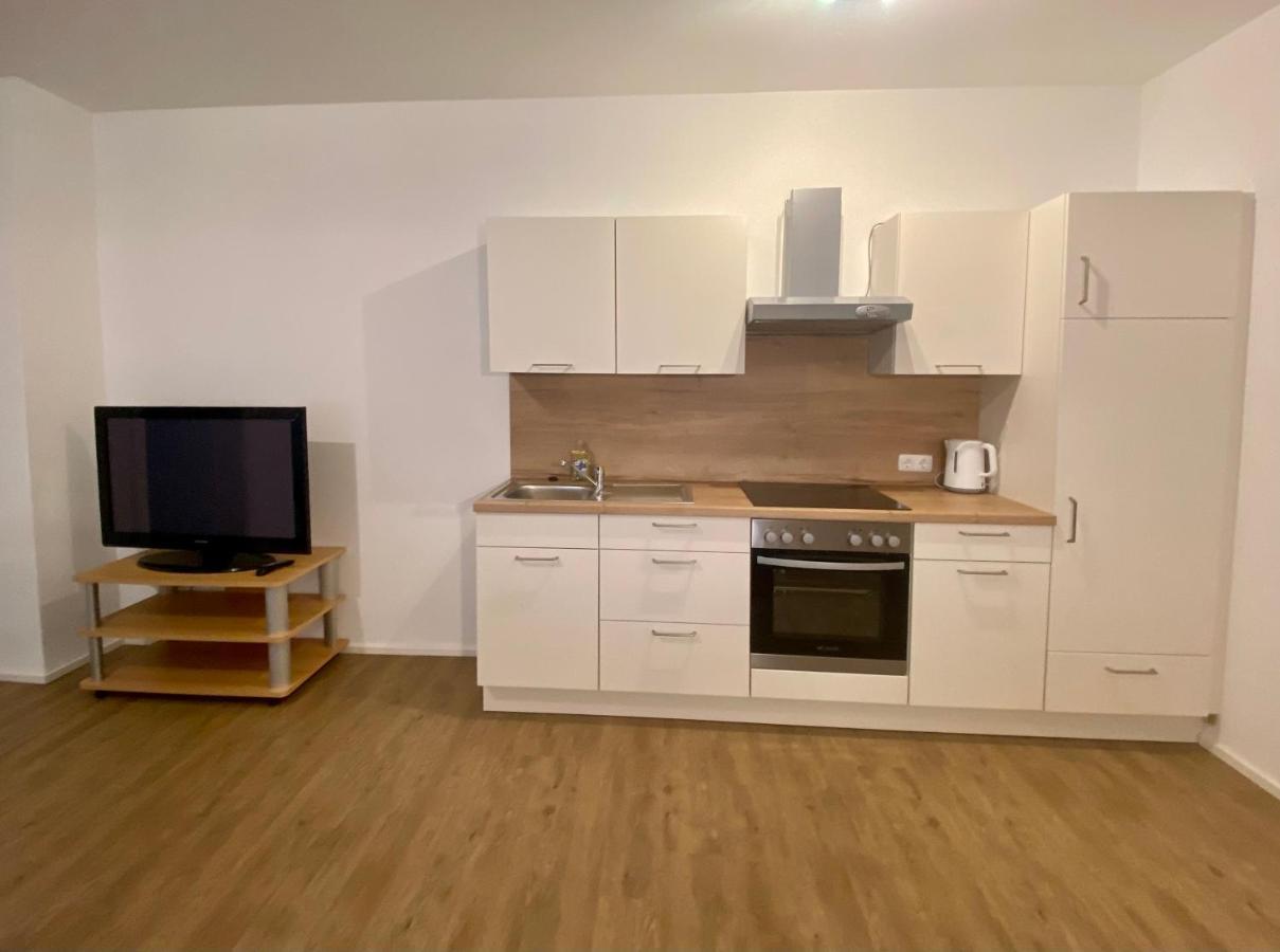 Ferien-wohnung Fuer 1-4 Pers In Seenaehe *