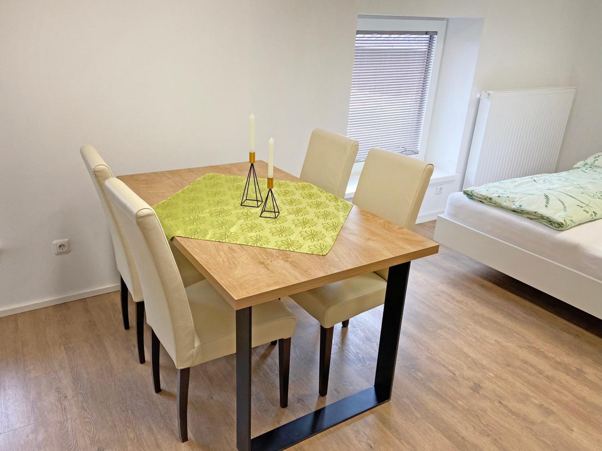 Ferien-wohnung Fuer 1-4 Pers In Seenaehe *